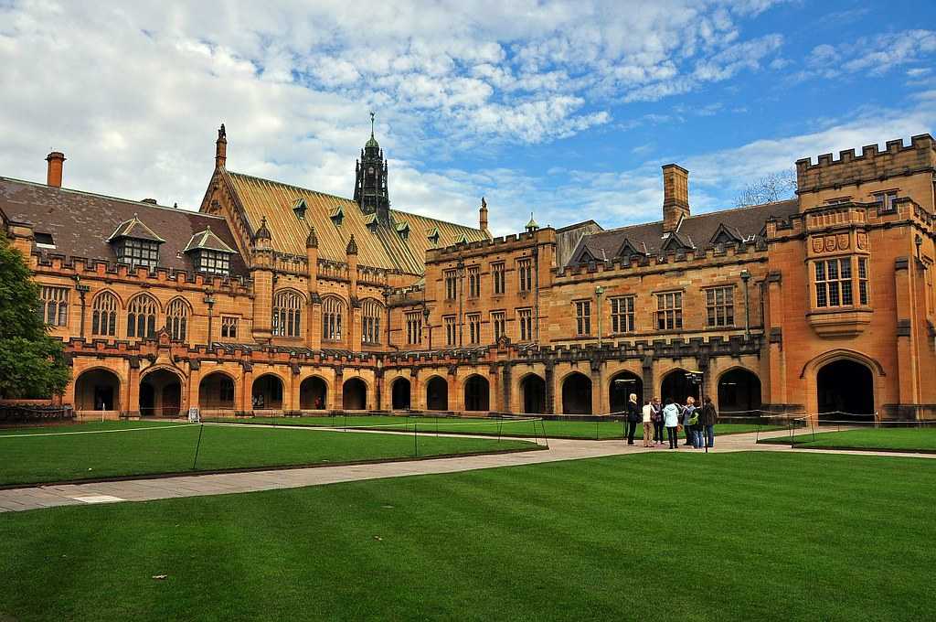 Đại học dự bị du học Úc 2023